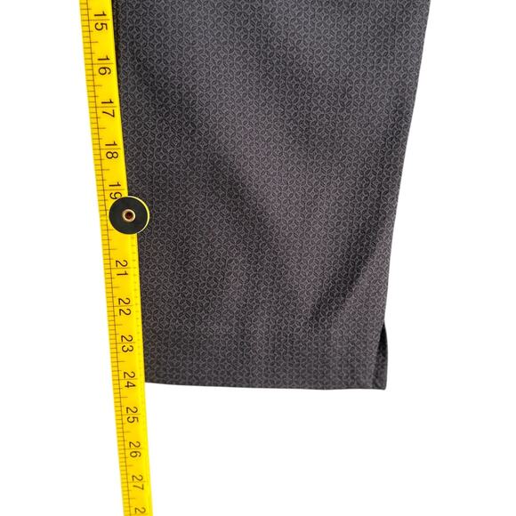 Chico's Gray Geometric Patterned‎ Flat Front Stretch Casual Pants 16 Petite - Picture 8 of 8